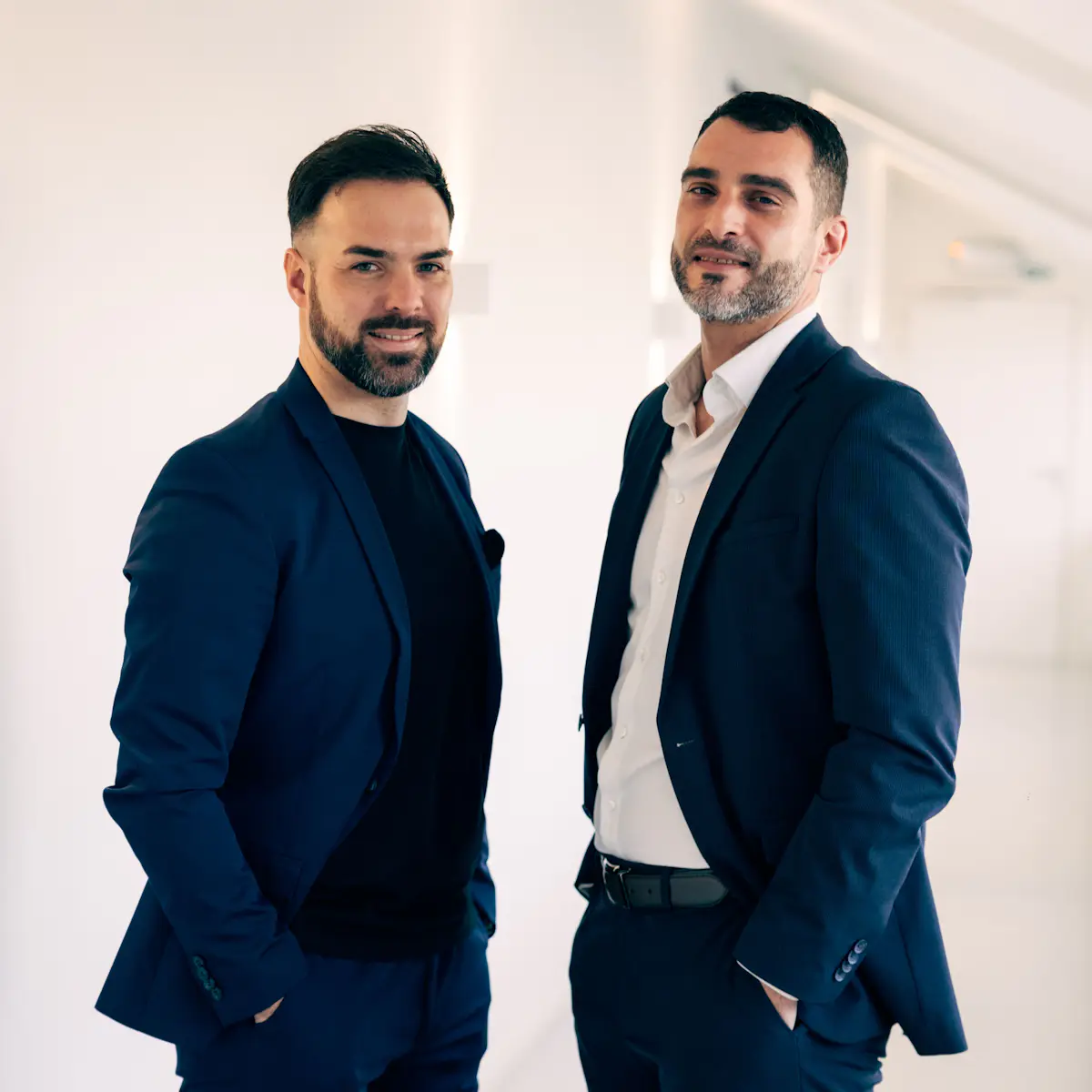 Fabian Aprile et Maximilien Thalasso, directeurs de l'agence immobilière We Invest Bruxelles Altitude