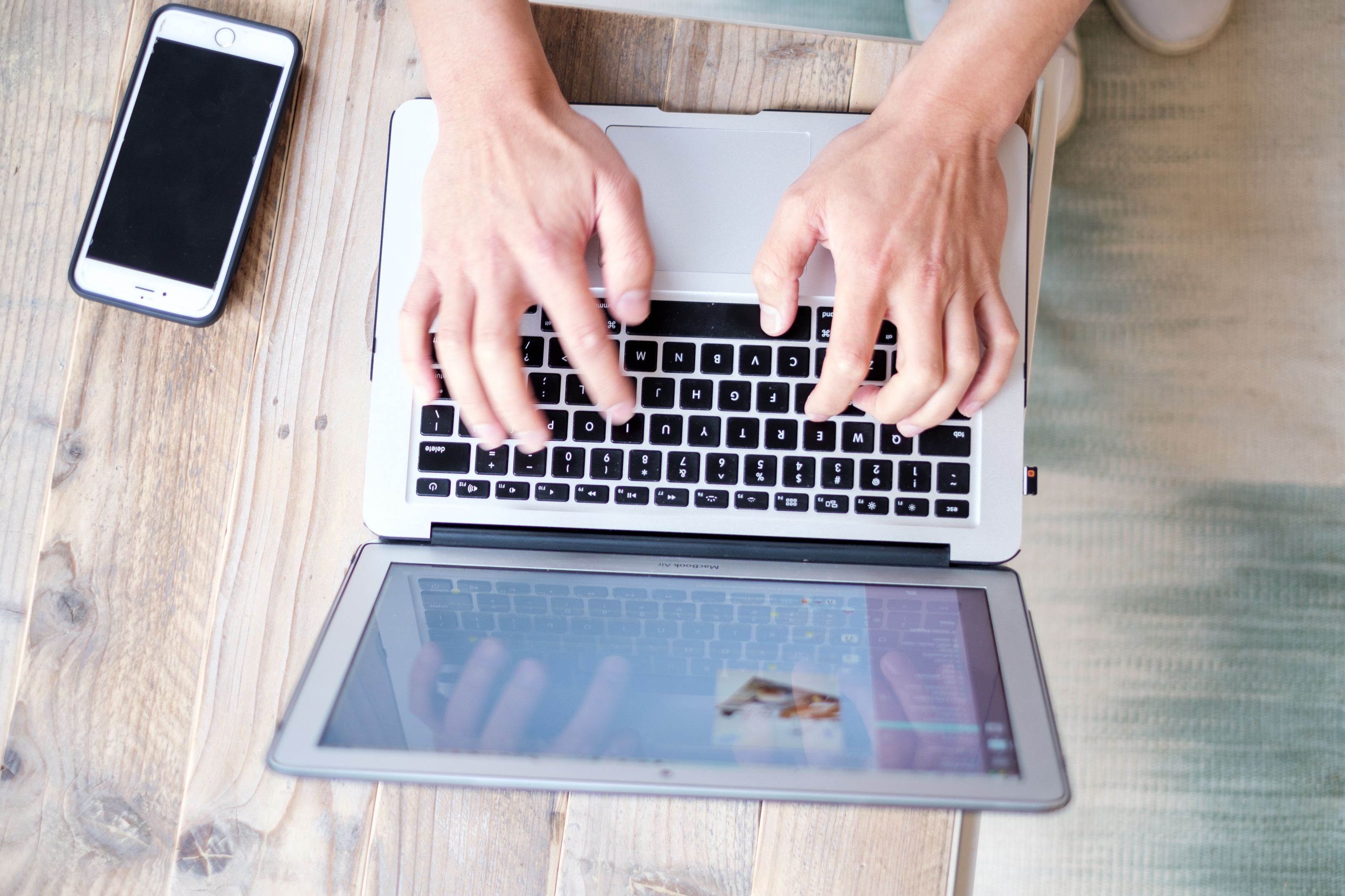 Makelaar die onze verschillende Google tips gebruikt om zijn prospectie te optimaliseren.