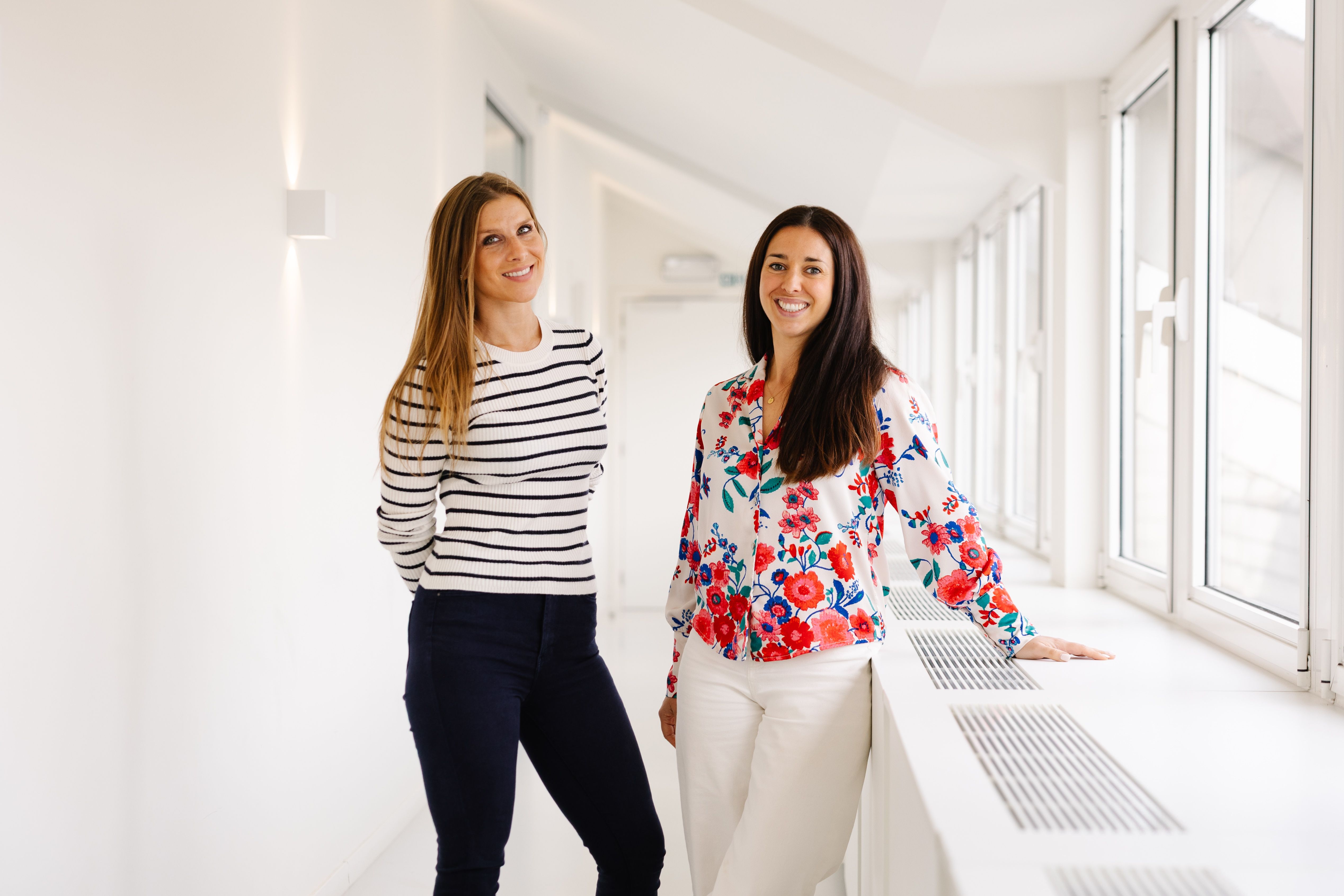 Céline Antoons en Sophie Lafon, kantoorbestuurders van het vastgoedkantoor We Invest Overijse