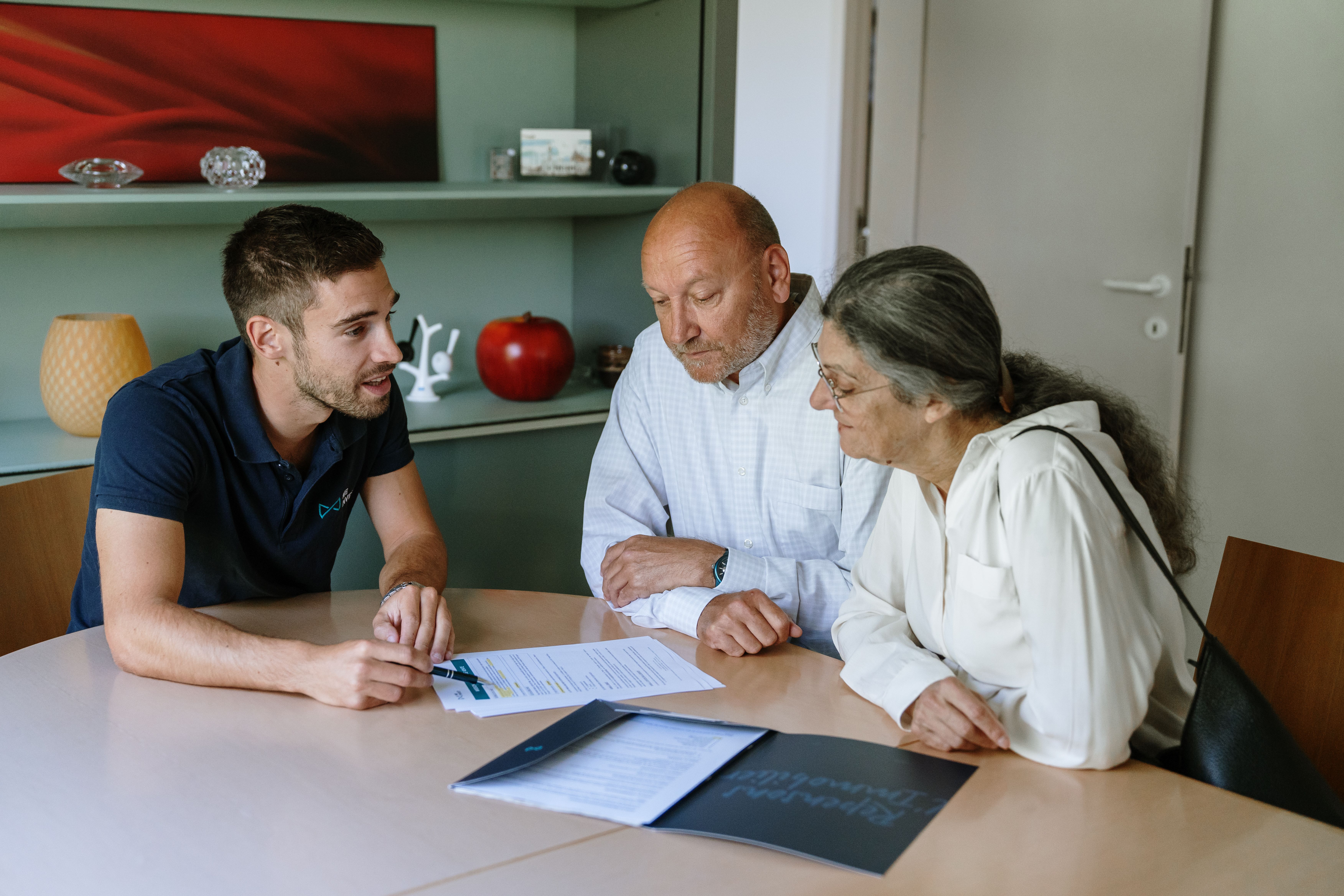 Agent immobilier We Invest accompagnant un acheteur pour l'achat d'une maison à Waterloo